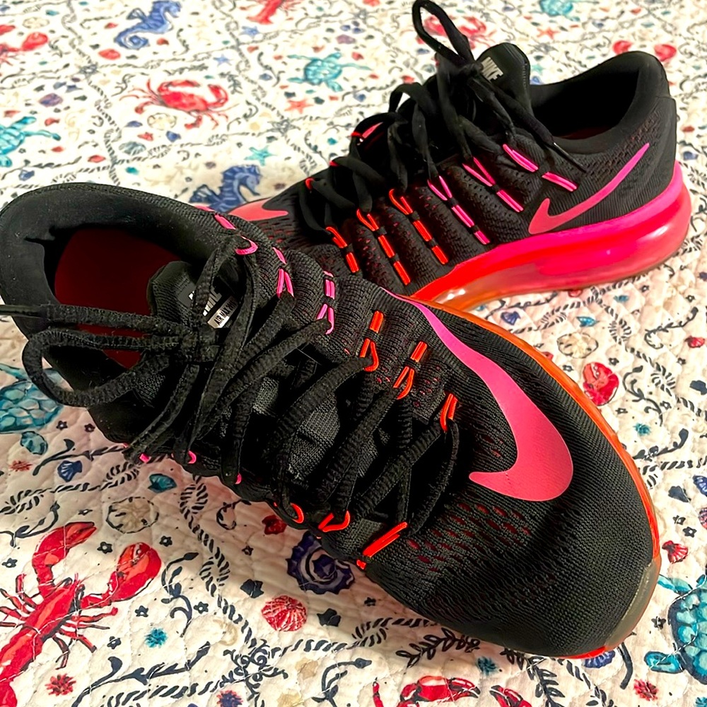Women’s Nike 2016 Air Max tennis shoes